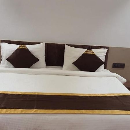Hotel Citrus Лакхнау Екстер'єр фото