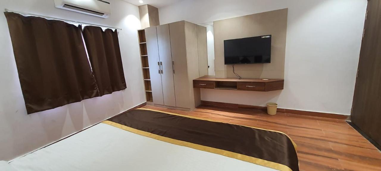 Hotel Citrus Лакхнау Екстер'єр фото