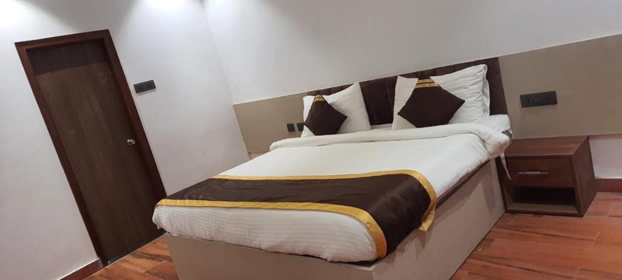 Hotel Citrus Лакхнау Екстер'єр фото